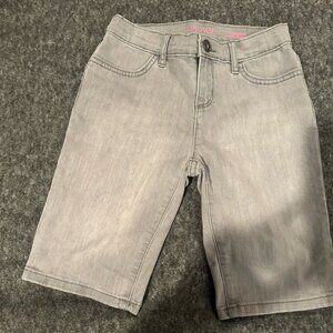 Girls Grey slim casual shorts